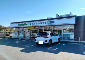 ���ӊ��@�t�@�~���[�}�[�g�^���꒚�ړX �k��8���B 640m