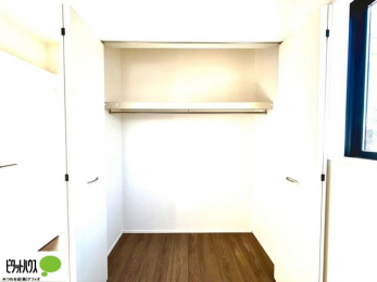 �q�������@���ꂼ��̂������Ɏ��[�X�y�[�X������̂Ńv���C�x�[�g�ȉו����g�߂ɒu�����Ƃ��ł��܂��B