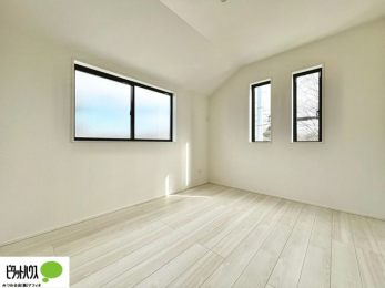 �q�������@�w�т̎��Ԃ��V�Ԏ��Ԃ���؂ɂł���q�ǂ������B�Ƌ�̔z�u�����₷���V���v���Ȑ݌v�ŁA�������K�Ɏg���܂��B