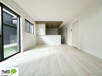 ���r���O�@�傫�ȑ�����ۓI�ȃ��r���O�́A�������邢��C�ɂ��Ă���܂��ˁB