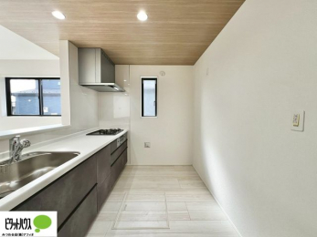 �L�b�`���@�V�z�Ȃ�ł͂̃s�J�s�J�̃L�b�`���͖����̂��������y�������Ă���܂��ˁB