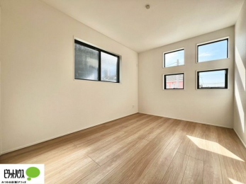 �q�������@�w�т̎��Ԃ��V�Ԏ��Ԃ���؂ɂł���q�ǂ������B�Ƌ�̔z�u�����₷���V���v���Ȑ݌v�ŁA�������K�Ɏg���܂��B