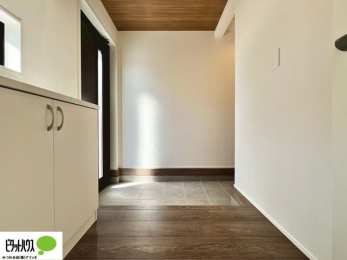 �@�V���[�Y�{�b�N�X�ɂ́A�g�����Ȃ݃`�F�b�N���ł���S�g�~���[�t���I