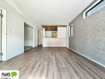 ���r���O�@���r���O����̓L�b�`���ɂ���}�}��p�p��������̂ŁA���q�l���V�񂾂�x�񂾂���S���ĉ߂������Ƃ��ł��܂��B