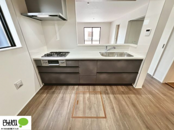 �L�b�`���@�Ƒ��Ƃ��b���Ȃ���y���������ł���J�E���^�[�L�b�`���B