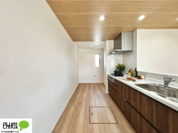 �L�b�`���@�V�z�Ȃ�ł͂̃s�J�s�J�̃L�b�`���͖����̂��������y�������Ă���܂��ˁB