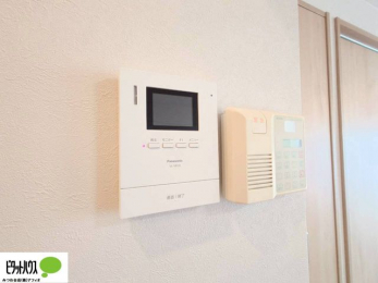 ���̑��@������Ԃ����S��TV���j�^�[�t���C���^�[�z��