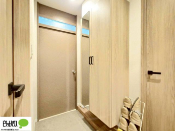 ���ԏ�@�V���[�Y�{�b�N�X�ɂ́A�g�����Ȃ݃`�F�b�N���ł���S�g�~���[�t���I