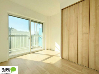 ���̑����ρ@�o���R�j�[�ւƑ����傫�ȑ�����́A�g�����z�˂��������݁A�������𖾂邭�Ƃ炵�Ă���܂��B