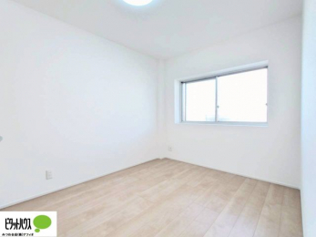 �Q���@�傫�ȑ����疾�邢�z�˂�������܂��B