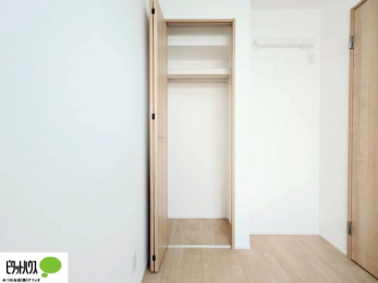 ���[�@���ꂼ��̂������Ɏ��[�X�y�[�X������̂Ńv���C�x�[�g�ȉו����g�߂ɒu�����Ƃ��ł��܂��B