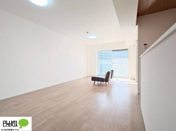 ���r���O�@�傫�ȑ�����ۓI�ȃ��r���O�́A�������邢��C�ɂ��Ă���܂��ˁB