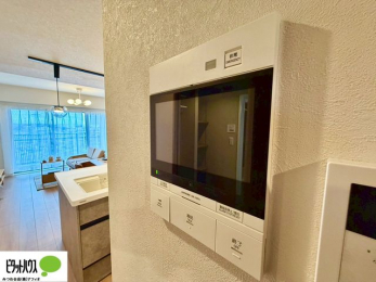 ���̑��@������Ԃ����S��TV���j�^�[�t���C���^�[�z��