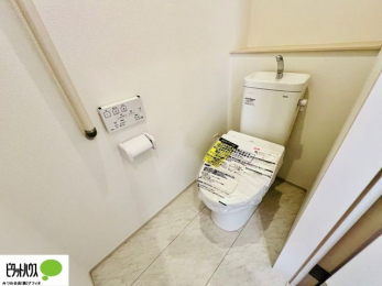 �g�C���@�{�H��ʐ^�F1�E2�K�E�H�V�����b�g�g�C�������B