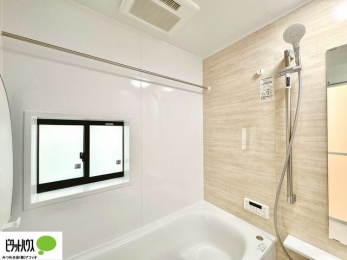 �����@�����������F���̗����ŁA1���̔��������������Ă��������B