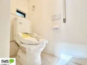 �g�C���@1�E2�K�E�H�V�����b�g�g�C�������B