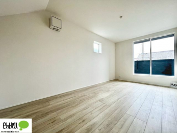 ���[�@����̏I���ɕv�w�ł������߂������Q���B�L���ɂ�Ƃ肪����A�Ƒ��̋C�z�������Ȃ������������x�߂���S�̃v���C�x�[�g��Ԃł��B