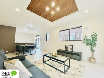 ���r���O�@�܏�V��ŊJ���I�ȋ�Ԃ�