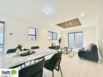 ���̑��@�傫�ȑ�����ۓI�ȃ��r���O�́A�������邢��C�ɂ��Ă���܂��ˁB