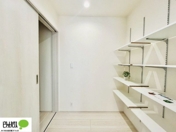 ���ʑ�E���ʏ��@��������̐H���i��A�ۑ��H�E���H�ȂǕۊǂł���֗��ȃp���g���[