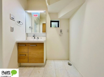 ���ʑ�E���ʏ��@�{�H��ʐ^�F���ʎ��ɏ���������A�J�r�\�h�ɂ��B�傫�ȋ��Ō��₷�����ʉ��ϑ�ł�