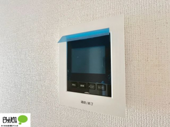 ���̑��@�{�H��ʐ^�@������Ԃ����S��TV���j�^�[�t���C���^�[�z��