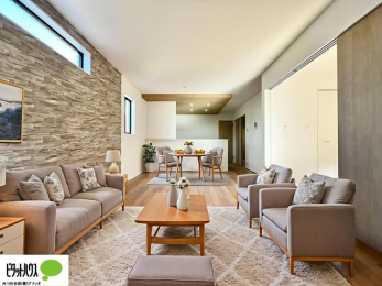 ���r���O�@�l�C�̑ΖʃL�b�`���ŉƑ��݂�Ȃ������ꏏ�B�����ۂ̎����ʐ^��CG�ŉƋ��z�u�����C���[�W�ł���A���ۂƂ͑����قȂ�܂��B