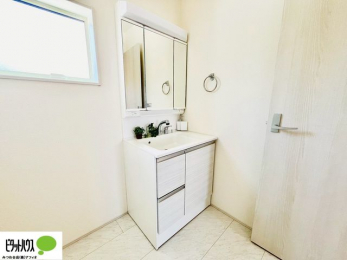 ���ʑ�E���ʏ��@�{�H��ʐ^�F�O�ʋ��̗���A�V���N���ȂǑ������[��������A�L�X�Ƃ������ʉ��ϑ�ł��B