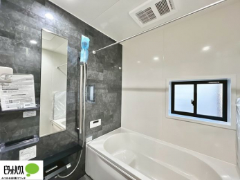 �����@�����̔�������Ă����o�X���[���͍L�X�������B�x���͂��q�l�ƈꏏ�ɗV�тȂ������܂��ˁB