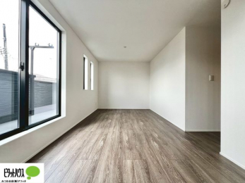 �Q���@����̏I���ɕv�w�ł������߂������Q���B�L���ɂ�Ƃ肪����A�Ƒ��̋C�z�������Ȃ������������x�߂���S�̃v���C�x�[�g��Ԃł��B