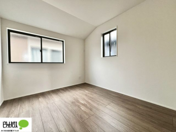 ���̑����ρ@2�ʍ̌��Ŗ��邭�A���ʂ��̗ǂ��������ł��B