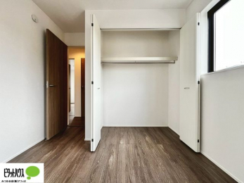 ���[�@���ꂼ��̂������Ɏ��[�X�y�[�X������̂Ńv���C�x�[�g�ȉו����g�߂ɒu�����Ƃ��ł��܂��B