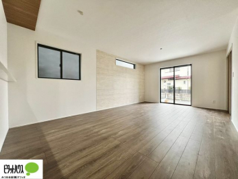 ���r���O�@���R�����������ޒg���ȃ��r���O�B��������ɂ͓Ǐ��₨���Q�ł����Ȃ���̂�т�Ɖ߂����ЂƎ����B