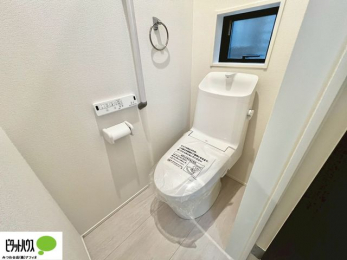 �g�C���@1�E2�K�E�H�V�����b�g�g�C�������B