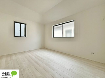 ���̑����ρ@2�ʍ̌��Ŗ��邭�A���ʂ��̗ǂ��������ł��B