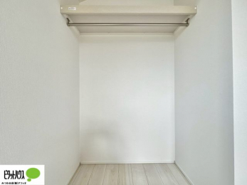 ���[�@���ꂼ��̂������Ɏ��[�X�y�[�X������̂Ńv���C�x�[�g�ȉו����g�߂ɒu�����Ƃ��ł��܂��B