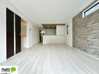 ���r���O�@���r���O����̓L�b�`���ɂ���}�}��p�p��������̂ŁA���q�l���V�񂾂�x�񂾂���S���ĉ߂������Ƃ��ł��܂��B