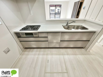 �L�b�`���@�Ƒ��Ƃ��b���Ȃ���y���������ł���J�E���^�[�L�b�`���B