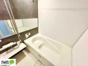 �����@�����������F���̗����ŁA1���̔��������������Ă��������B