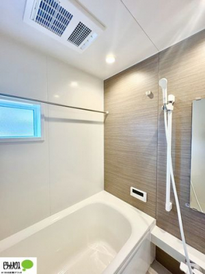 �����@�����������F���̗����ŁA1���̔��������������Ă��������B