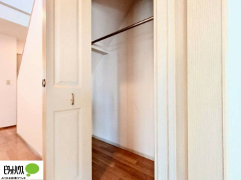 ���̑��@�R�[�g�Ȃǂ̎��[�ɕ֗���1�K�z�[�����[�B