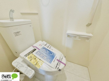 �g�C���@�{�H��ʐ^�F1�E2�K�E�H�V�����b�g�g�C�������B