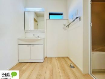 ���ʑ�E���ʏ��@�{�H��ʐ^�F���ʎ��ɏ���������A�J�r�\�h�ɂ��B�傫�ȋ��Ō��₷�����ʉ��ϑ�ł�