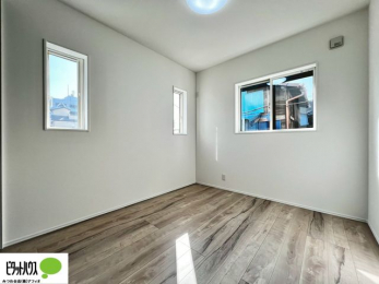 �q�������@2�ʍ̌��Ŗ��邭�A���ʂ��̗ǂ��������ł��B