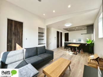 ���r���O�@2�K���r���O�̉ƁI������菭�������ڐ��̌i�F�������̂ЂƂƂ���^���Ă���܂��B