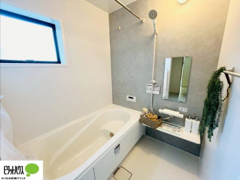 �����@�{�H��ʐ^�F1���̔�����������x���̓��͂��q�l�Ƃ̃R�~���j�P�[�V�����̏�Ƃ���