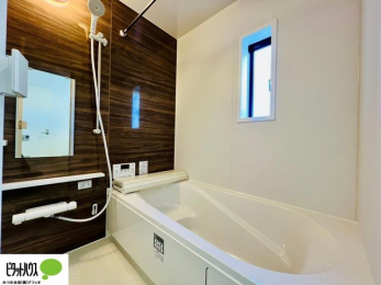 �����@�{�H��ʐ^�F1���̔�����������x���̓��͂��q�l�Ƃ̃R�~���j�P�[�V�����̏�Ƃ���