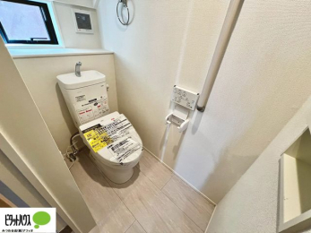 �g�C���@�{�H��ʐ^�@1�E2�K�E�H�V�����b�g�g�C�������B