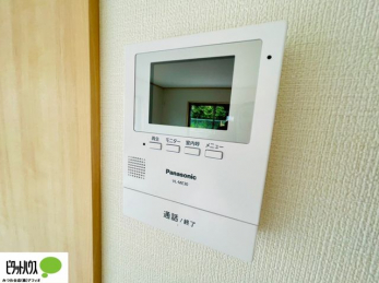 ���̑��@������Ԃ����S��TV���j�^�[�t���C���^�[�z��