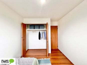 ���[�@���ꂼ��̂������Ɏ��[�X�y�[�X������̂Ńv���C�x�[�g�ȉו����g�߂ɒu�����Ƃ��ł��܂��B